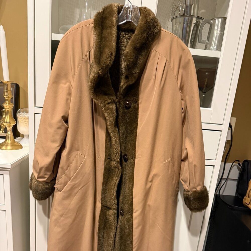 VINTAGE Sportowne Future Reversible Faux Fur Coat